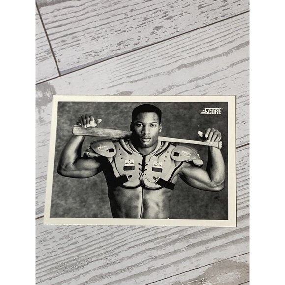 1990 Score Bo Jackson #697 Baseball Football Card Royals Raiders - Picture 1 of 2